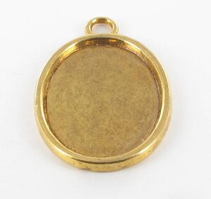 Médaillon en métal ovale Grand modèle Doré