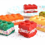 Coffret moule en silicone briques + 4 colorants alimentaires
