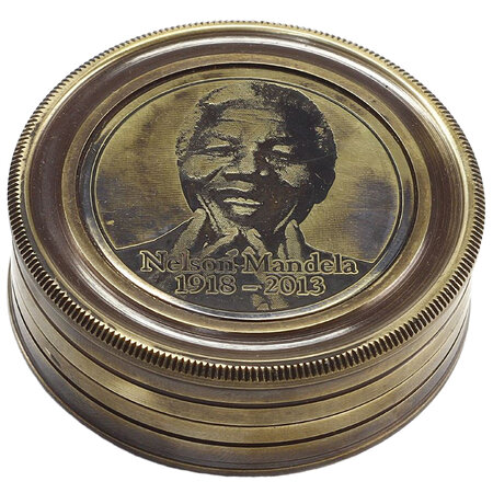 Boite boussole en laiton ornementale nelson mandela