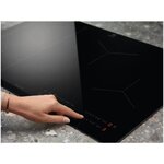 ELECTROLUX EIV734 - Table de cuisson Induction -  4 foyers - 7350 W - 15 positions de puissance -  Noir