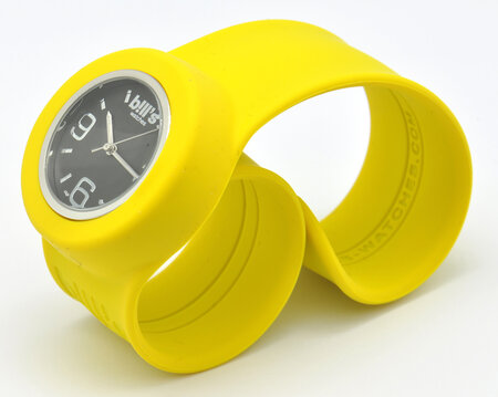 Montre classic bracelet jaune et cadran noir