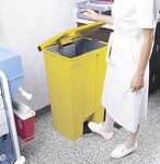 Collecteur à pédale Slim Jim, 68 litres, beige RUBBERMAID