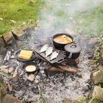 Esschert Design Jeu d'ustensiles de cuisine d'extérieur sept pièces Noir