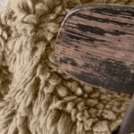 Tapis en laine effet peau de bête - beige à poils longs - 75 x 110 cm