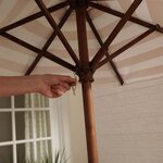 Ensemble table et bancs d'extérieur avec parasol enfant