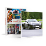 SMARTBOX - Coffret Cadeau Stage de pilotage : 2 tours sur le circuit de Trappes en Aston Martin V8 Vantage -  Sport & Aventure