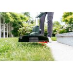 Taille-herbes sans fil bosch - universalgrasscut 18 ( 1 batterie 18 v 2 ah  chargeur  ø du cercle de coupe 26 cm)