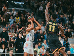 SMARTBOX - Coffret Cadeau 1 billet en Courtside pour un match de basketball pour 2 personnes à Paris -  Sport & Aventure