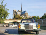 SMARTBOX - Coffret Cadeau Balade VIP dans Paris en Peugeot 404 avec champagne et macarons pour 3 -  Sport & Aventure