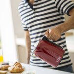 Russell hobbs bouilloire colours plus rouge flamme 2400 w 1 7 l
