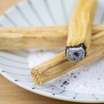 Porte-encens coupelle Vert et Doré + Sable blanc + Bâtonnets Palo Santo