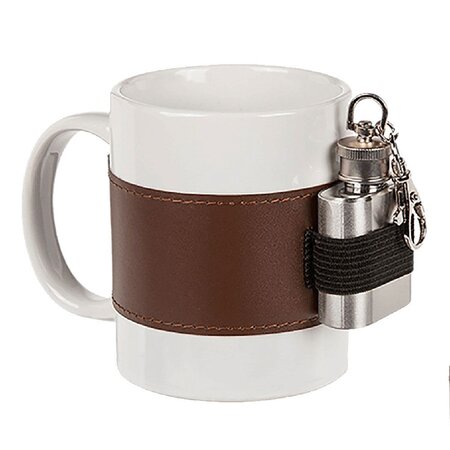 Tasse en céramique avec petite flasque métallique