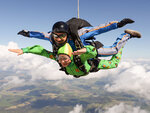 SMARTBOX - Coffret Cadeau Saut en parachute à 4200 mètres d’altitude en semaine près d’Amiens -  Sport & Aventure