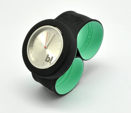 Montre b! Bracelet noir et cadran silver