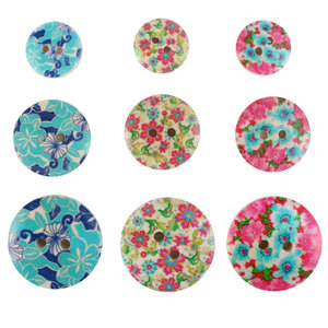 Boutons en bois impression fleurs A 1 5 à 2 5 cm 9 pièces