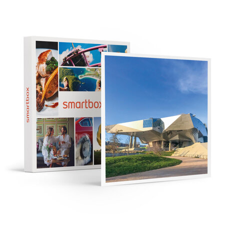SMARTBOX - Coffret Cadeau Visite guidée privée du quartier de Confluence à Lyon en famille -  Sport & Aventure
