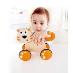 HAPE - Jouet en bois a roulettes - E0363 - Dante le chat qui trottine. Mécanisme intelligent qui fait rouler le jouet vers l'avant
