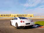 SMARTBOX - Coffret Cadeau Pilotage d'une Nissan GTR lors de 6 tours sur le circuit de Folembray -  Sport & Aventure