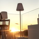 Lampadaire lumineux solaire standy wood solar bois clair métal h150cm