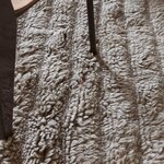 Tapis gris en laine avec reliefs ondulés - 80 x 140 cm