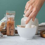 Mortier et pilon en grès blanc + Feuilles de Coriandre bio - 15 g