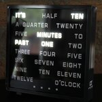 United Entertainment Horloge à mots anglais à LED 16 5x17 cm