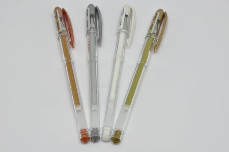 Stylos métallisées pointe moyenne roller encre gel 4 pièces