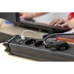 Brennenstuhl Multiprise Premium-Line avec parasurtenseur 60 000A et prises-chargeur USB 4 prises de courant 1,80m H05VV-F 3G1,5