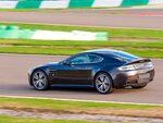 SMARTBOX - Coffret Cadeau Stage de pilotage : 2 tours sur le circuit de Haute Saintonge en Aston Martin V8 Vantage -  Sport & Aventure