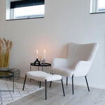 Fauteuil en polyester bouclé blanc avec pieds noirs